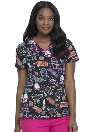 Dickies Prints V-Neck Top in
Witchy Woman (DK709-WYWM)